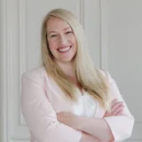 Lisa Tennant logo